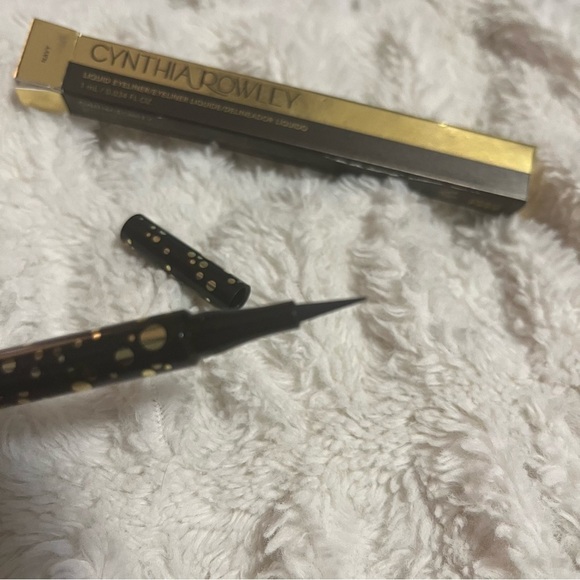 Cynthia Rowley liquid eyeliner in NAVY. New in box. Full size. Firm on price. 🤓 - Picture 2 of 7